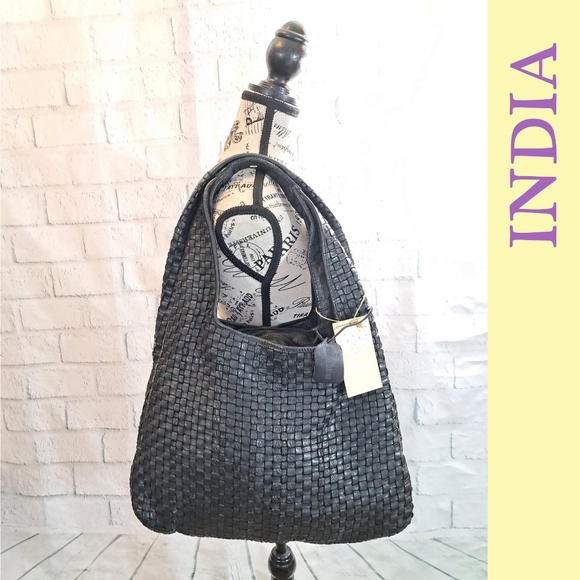 SALE. XL New leather shoulder bag from India - Picture 16 of 16